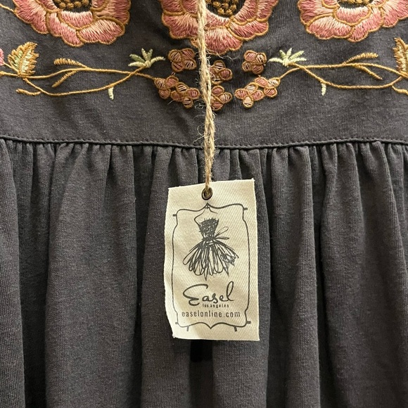 Easel Oversized Charcoal Floral Embroidered Blouse - Picture 6 of 9